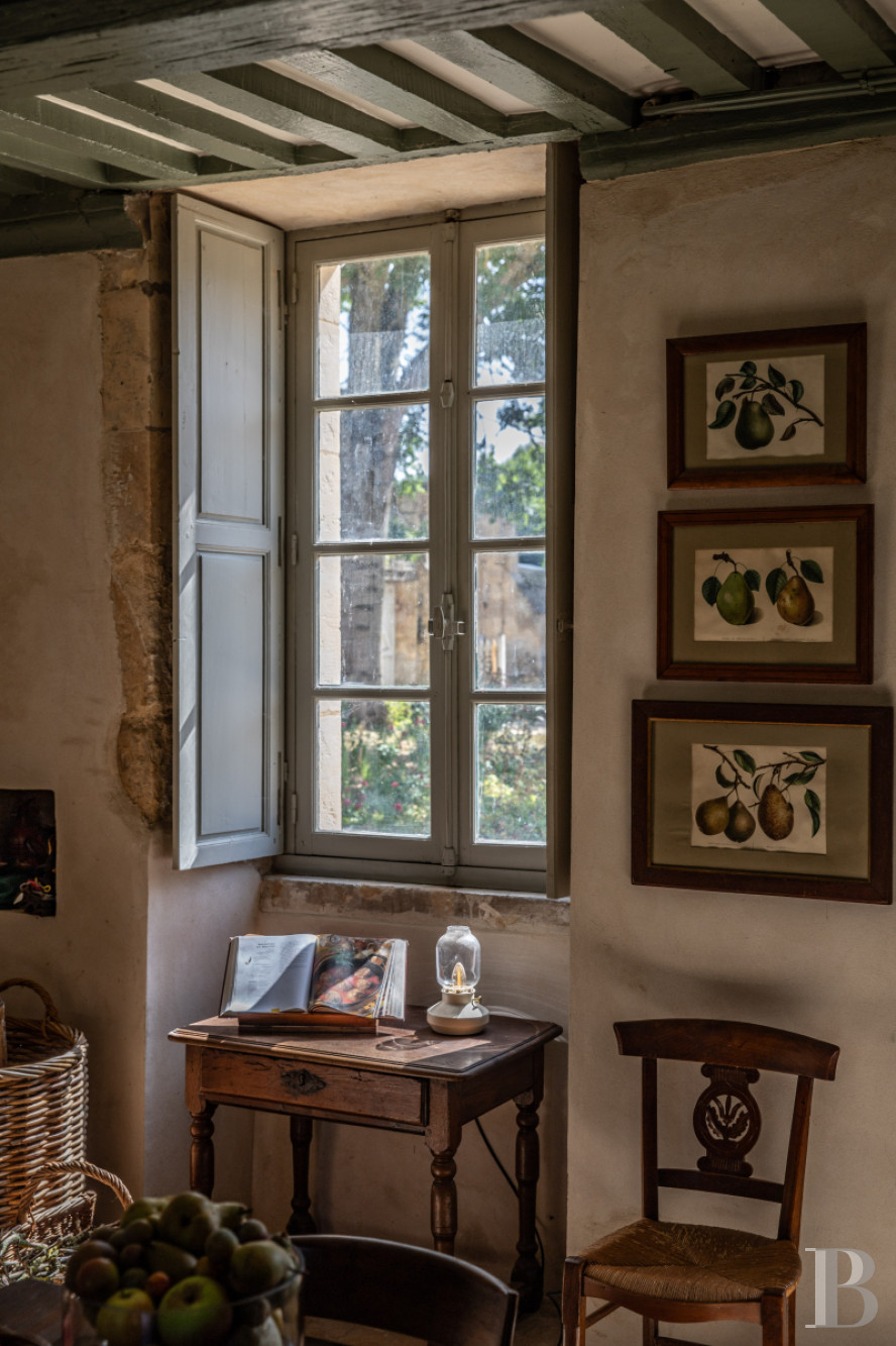 A château and its outbuildings in walled grounds to the north-east of Falaise, in Calvados - photo  n°11